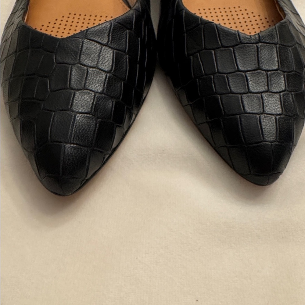 NWOT/B Corso Como Jullia Croc Embossed Black Flats, sz 7 - Picture 3 of 7